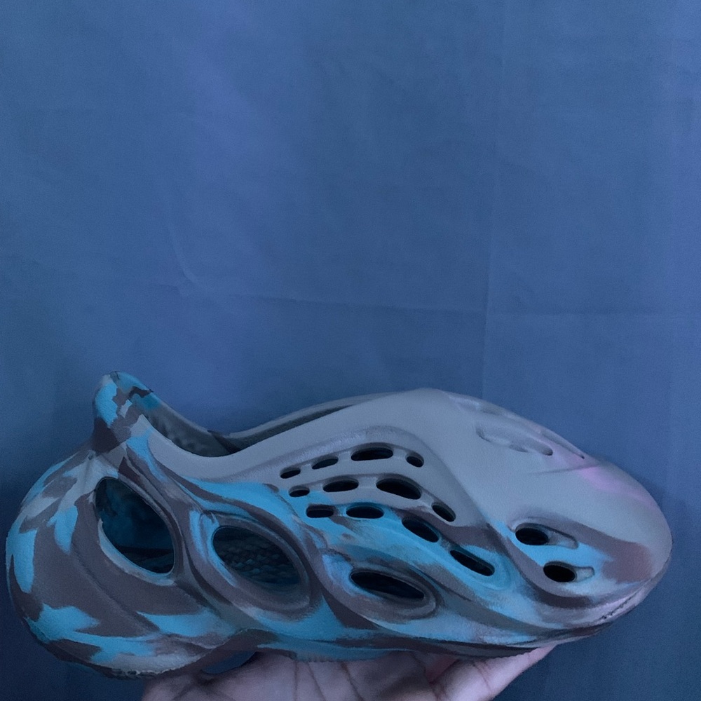 Yeezy foam runners Mx sand grey size 8